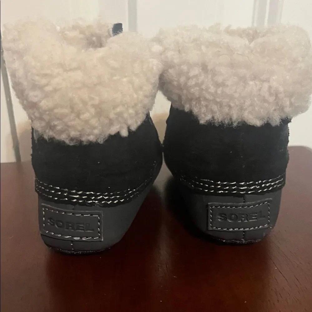Sorel Caribootie Shearling Black Cream Infant Baby Boots Booties 3 $50 MSRP